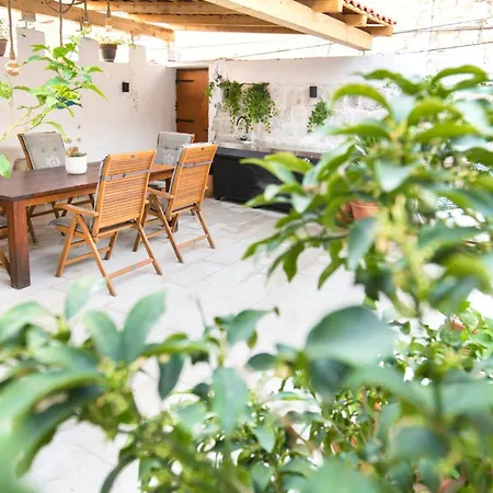 Nono Ive Apartment Vis